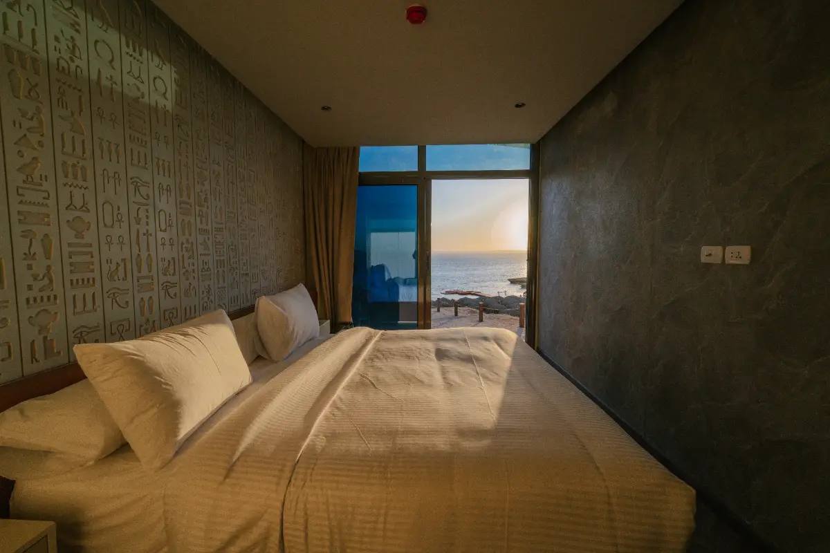Ozirea first floor room